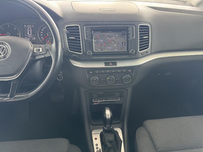 Volkswagen Sharan (2017) 2,0TDi DSG 4x4 7.MÍST NAVI - fotka 10 z 16