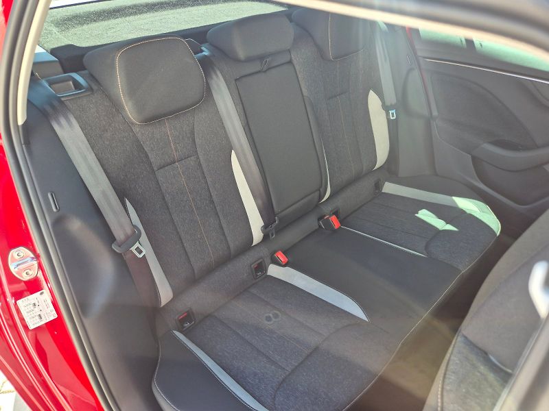 Škoda Kamiq (2025) Top Selection 1.0TSi 85kW 7° a - fotka 17 z 30