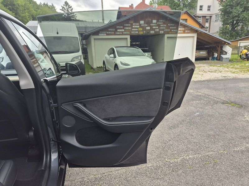 Tesla Model Y LONGE RANGE DUAL MOTOR SOH 87% - fotka 40 z 50