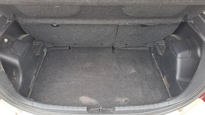 Toyota Yaris 1.0 VVTi Comfort REZERVACE - fotka 10 z 23