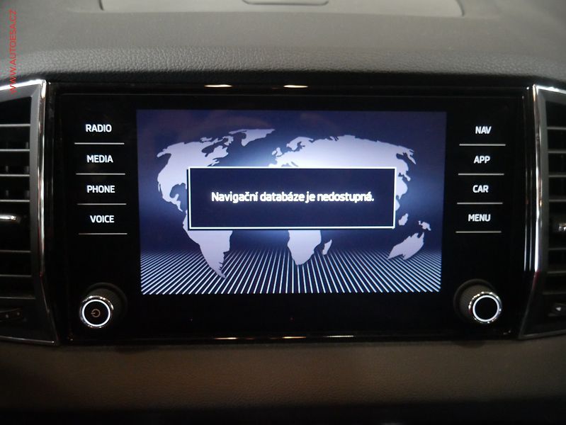 Škoda Karoq (2019) 1.6TDI, Ambition, DSG, +kola - fotka 15 z 21