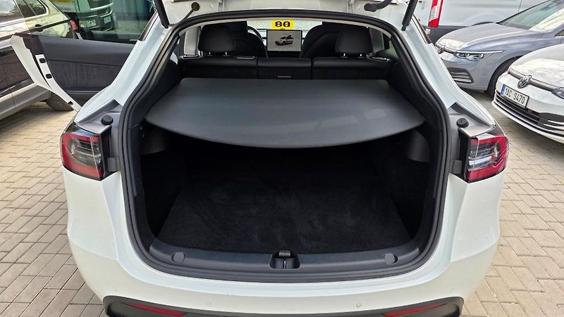 Tesla Model Y (2022) Long Range AWD SoH 91,4% - fotka 10 z 37