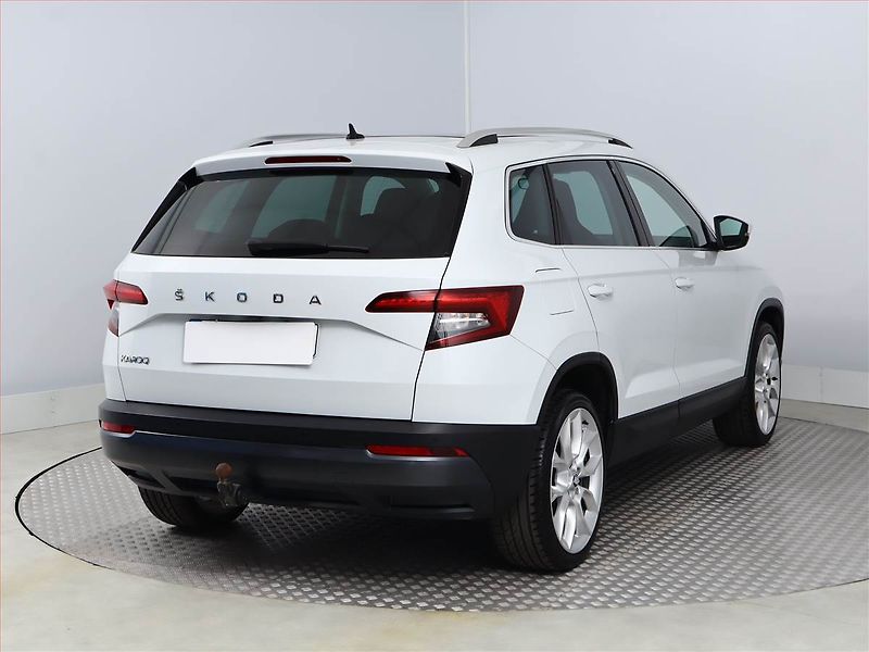 Škoda Karoq (2019) Style 1.5 TSI, Automat, Navi - fotka 5 z 24