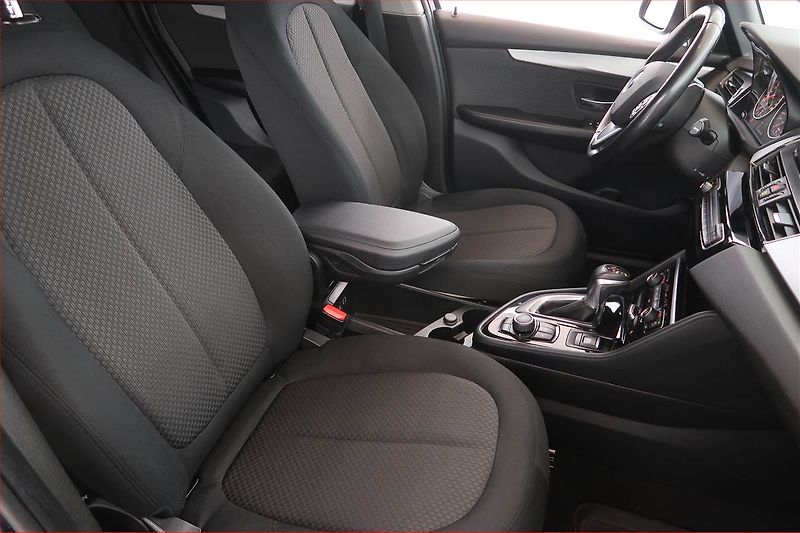 BMW Řada 2 (2016) 218i Active Tourer, Automat - fotka 9 z 18