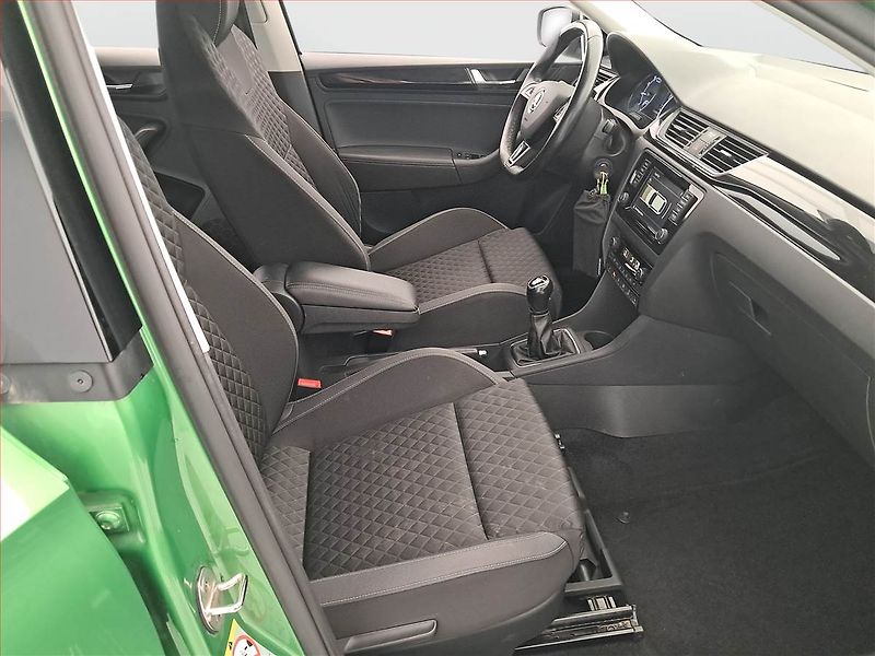 Škoda Rapid (2018) Style 1.0 TSI, Serv.kniha - fotka 9 z 18