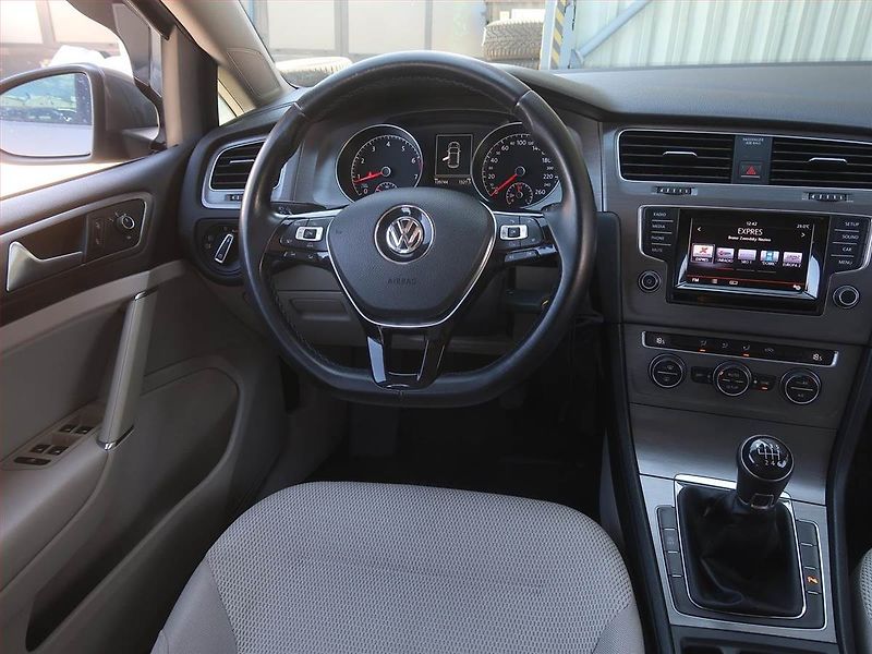 Volkswagen Golf (2013) 1.2 TSI, Serv.kniha, Xenony - fotka 7 z 17