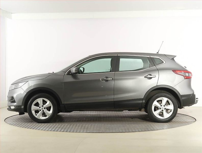 Nissan Qashqai (2019) 1.3 DIG-T, ČR,1.maj - fotka 3 z 21