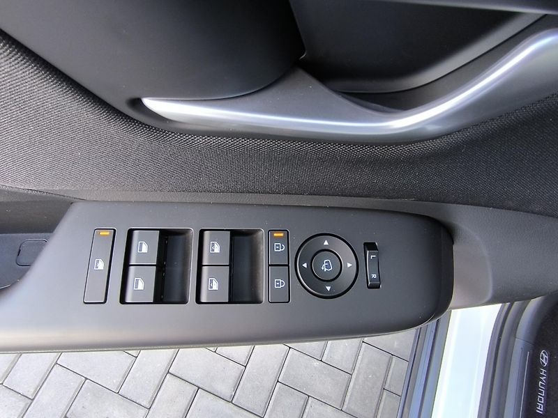 Hyundai Kona (2026) 1,6 T-GDI 2WD DCT SMART TECH  - fotka 15 z 30