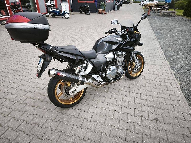 Honda CB 1300 SA (2005) - fotka 2 z 14
