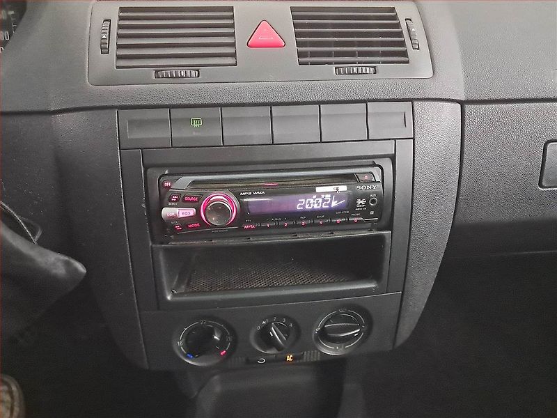 Škoda Fabia (2003) 1.2 12V, po STK, Klima - fotka 12 z 15