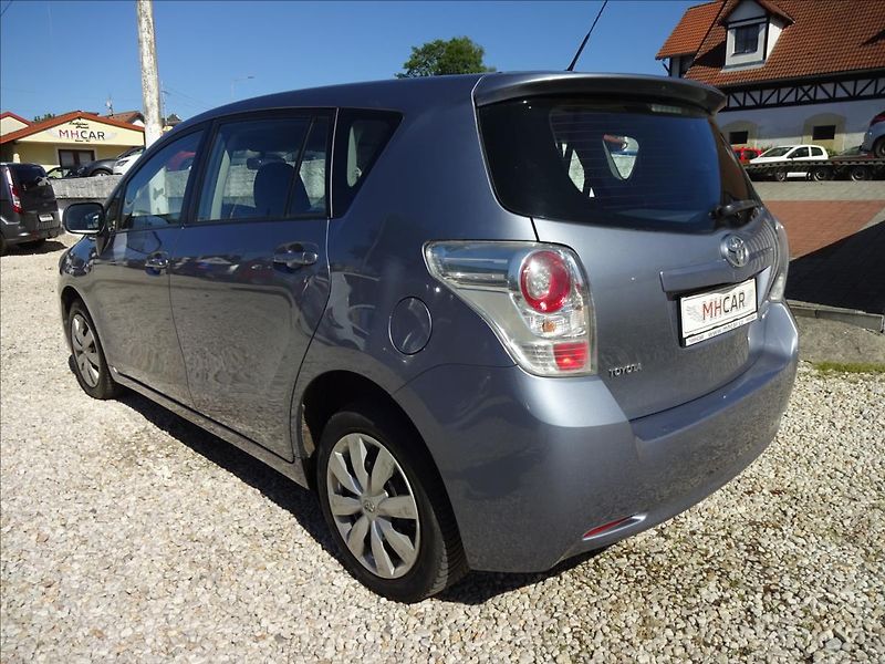 Toyota Verso 2.0 D-4D 7.MÍST - fotka 5 z 47