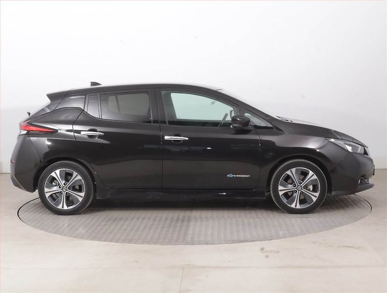 Nissan Leaf (2019) 40 kWh, SoH 85%, Automat - fotka 6 z 18