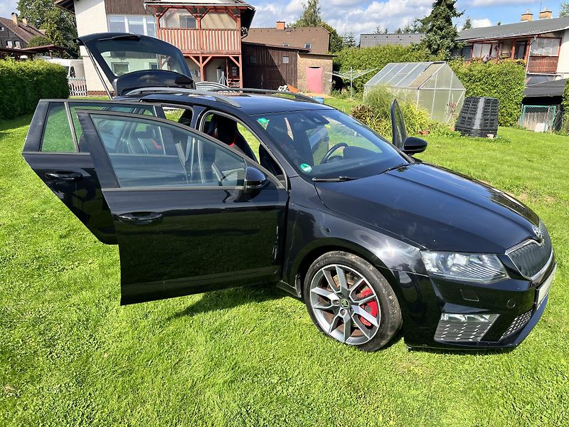 Škoda Octavia 2.0TDI 135KW,VRS,CHIP,TZ,NAVI - fotka 30 z 47