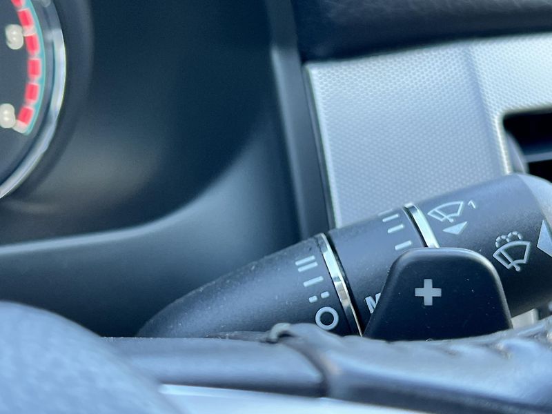 Jaguar XF 3.0D AUTOMAT KŮŽE NAVI KAMERA  - fotka 19 z 51