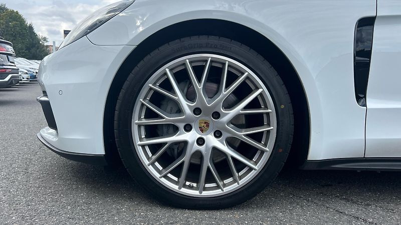 Porsche Panamera 4S Diesel 3956ccm  310kW 422PS - fotka 9 z 30