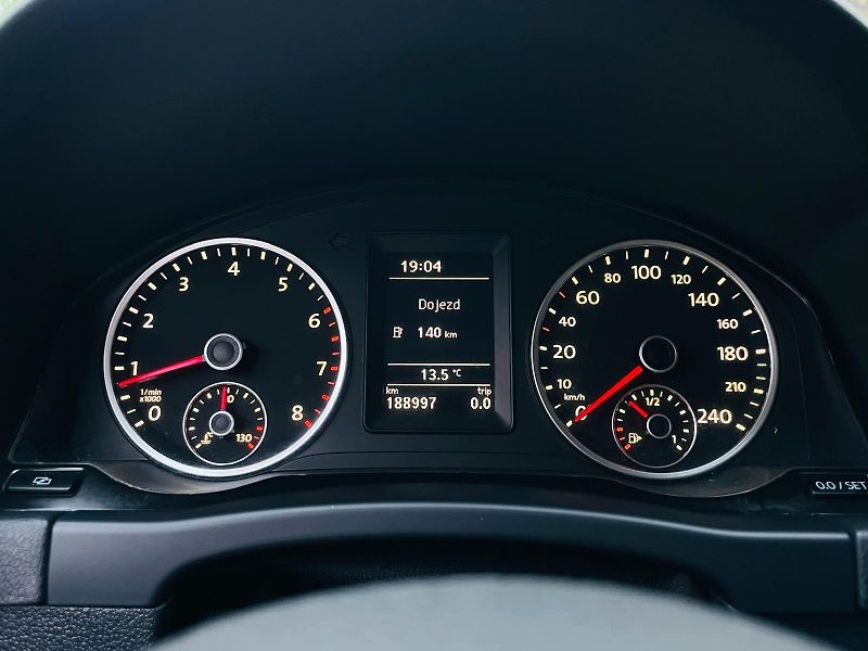 Volkswagen Tiguan 1.4TSi MANUÁL VÝHŘEV SERVISKA - fotka 43 z 45