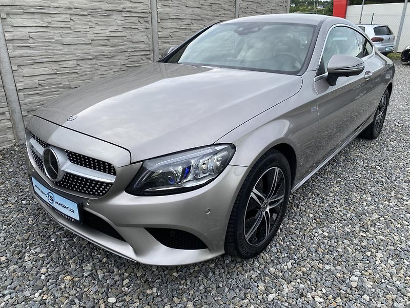 Mercedes-Benz Třídy C C 400 COUPE 4MATIC 51.000KM - fotka 2 z 149