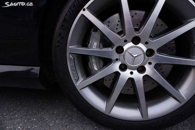 Mercedes-Benz SLK (2012) 55 AMG V8 310KW MAGIC SKY - fotka 16 z 24