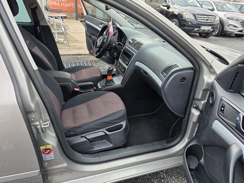 Škoda Octavia II.1.6 TDI Xenon TZ - fotka 14 z 14