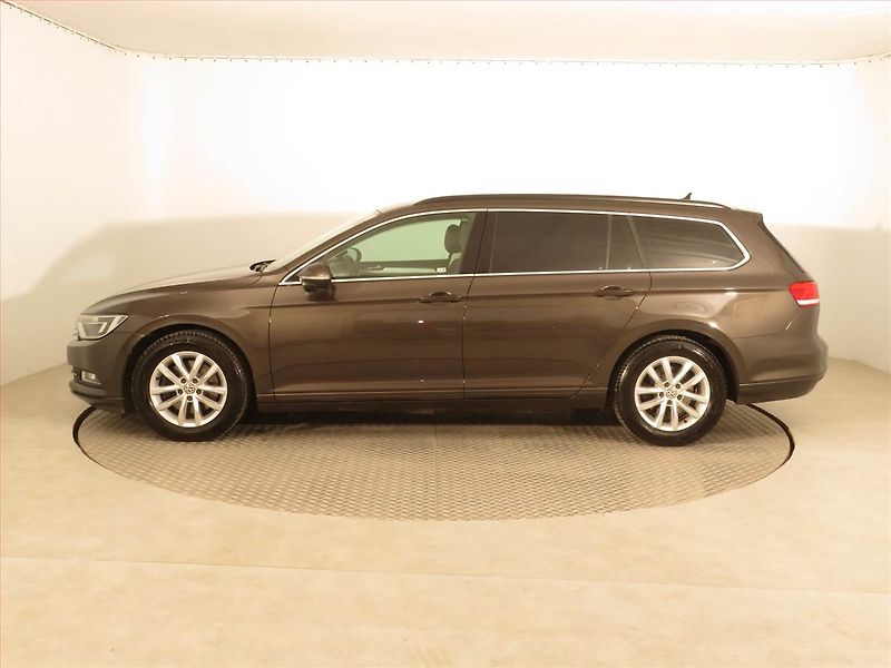 Volkswagen Passat (2017) Comfortline 2.0 TDI, Navi - fotka 3 z 16
