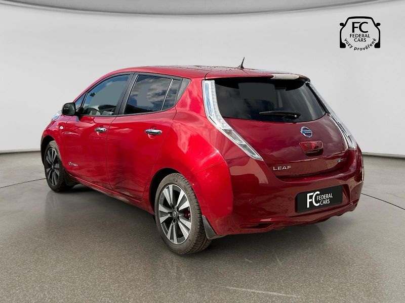 Nissan Leaf Tekna 30 kWh - fotka 3 z 24
