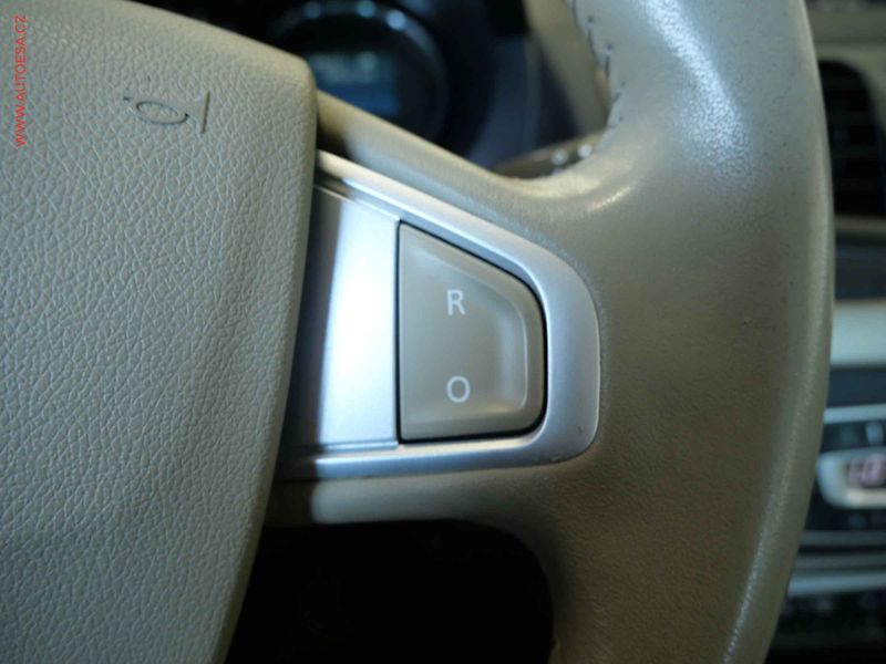 Renault Fluence (2012) 1.6i, 2.maj,ČR, Klima, temp - fotka 16 z 22