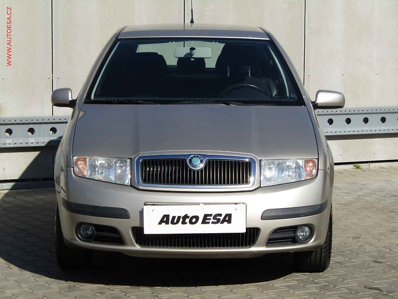 Škoda Fabia (2005) 1.2 i, ČR, servis.kniha - fotka 2 z 16