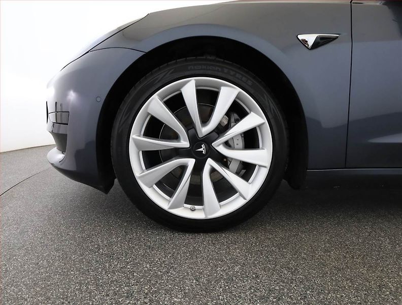 Tesla Model 3 (2020) Std Range Plus 52kWh, SoH 84% - fotka 21 z 21