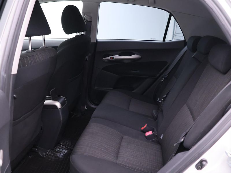 Toyota Auris 2,0 D-4D 93kW Xenon Tažné - fotka 12 z 29