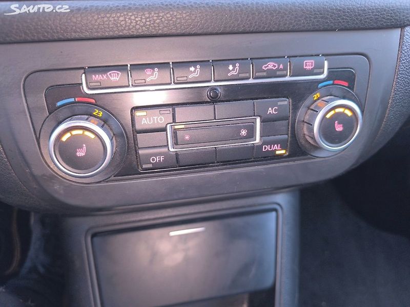 Volkswagen Golf Plus 2.0TDI,KRÁSNÝ,VÝBAVA,135KM - fotka 13 z 25