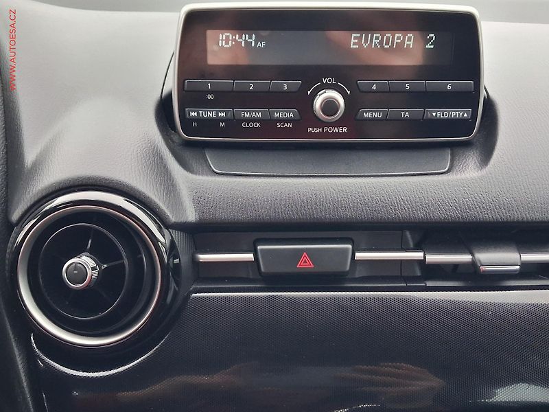Mazda 2 (2015) 1.5 i, 2.maj,ČR, AC - fotka 14 z 18