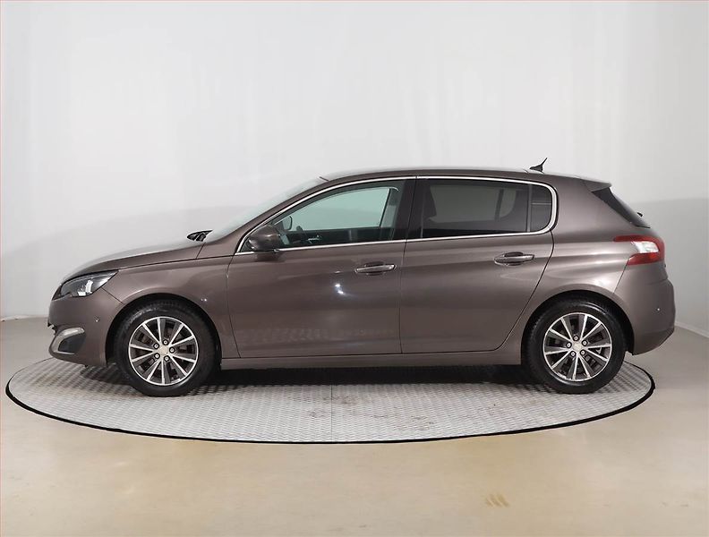 Peugeot 308 (2014) 1.6 THP, Navi, Tempomat - fotka 3 z 15