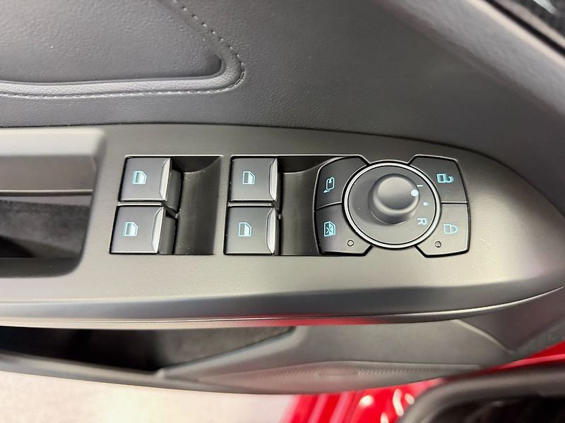 Ford Focus 1.0 ECOBOOST A/T ST-LINE X, AC - fotka 22 z 24