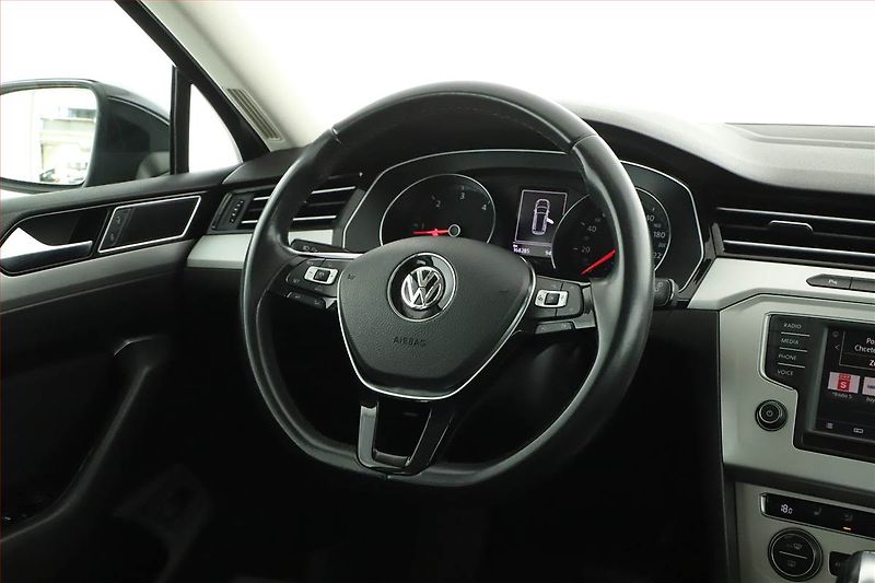 Volkswagen Passat (2016) Comfortline 2.0 TDI, Automat - fotka 8 z 18