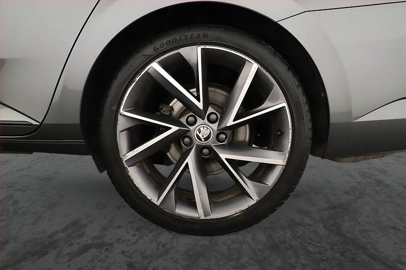 Škoda Superb (2022) Sportline 2.0 TDI - fotka 20 z 20