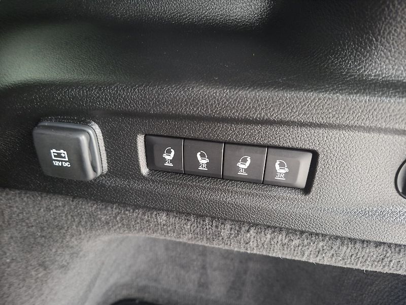 Jeep Grand Cherokee (2021) 3,6LV6 4X4 LONG OVERLAND 6míst - fotka 18 z 36