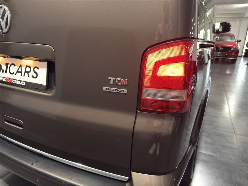 Volkswagen Multivan 2,0   TDI DSG 4M INDIVIDUAL - fotka 30 z 45