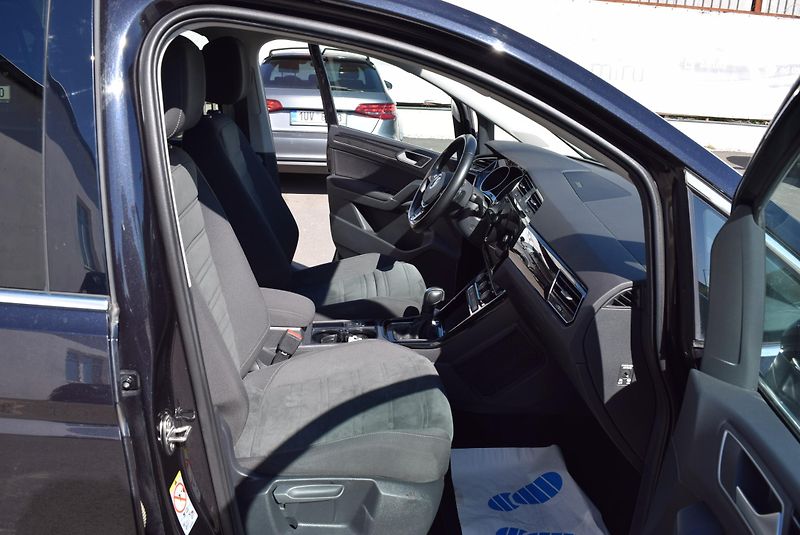 Volkswagen Touran (2021) 2.0TDI 110kw DSG 7MÍST HIGHLIN - fotka 41 z 50