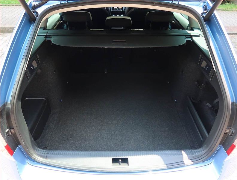 Škoda Octavia (2016) Scout 2.0 TDI, 4X4, Bi-Xenony - fotka 13 z 22