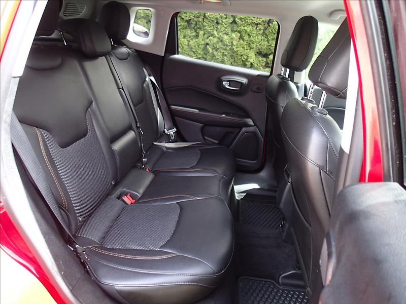 Jeep Compass 2,0 103 KW,Longitude 4WD,2.Maj - fotka 41 z 51