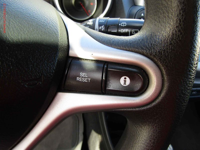 Honda Jazz (2011) 1.3i, ČR, Navi, AC - fotka 13 z 17