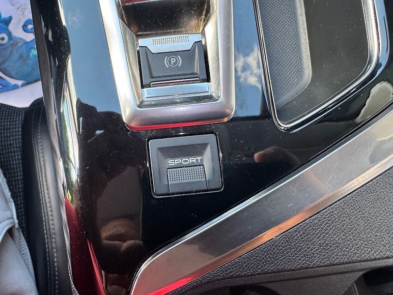 Peugeot 3008 (2017) 1.2 GT-line, automat - fotka 27 z 33
