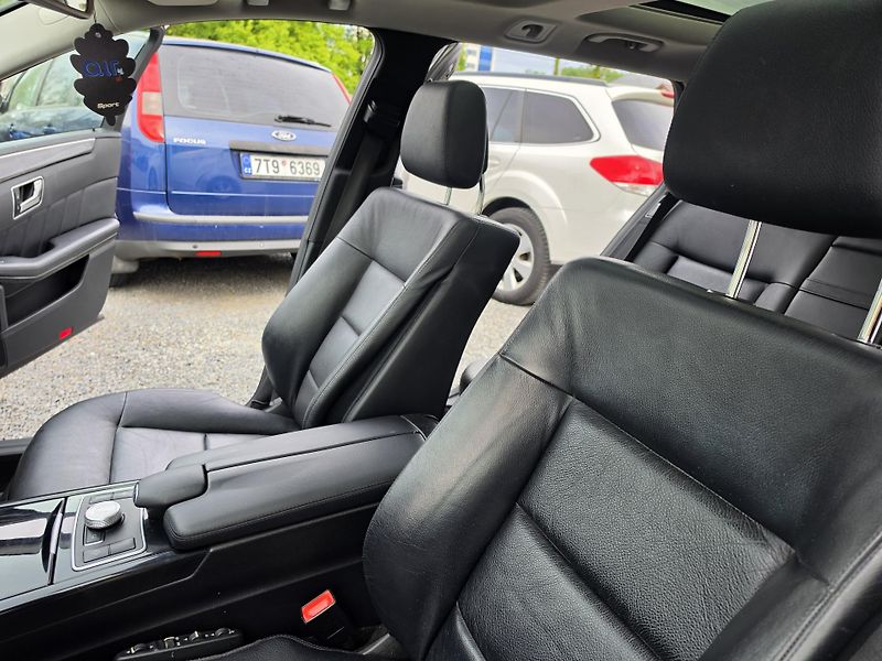 Mercedes-Benz Třídy E 300CDI V6 Avantgarde TZ  - fotka 13 z 30