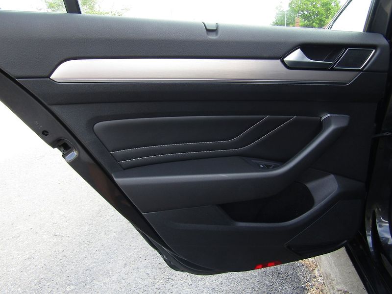 Volkswagen Passat Variant (2020) 2.0 TDI 110kW DSG  ACC - fotka 22 z 45