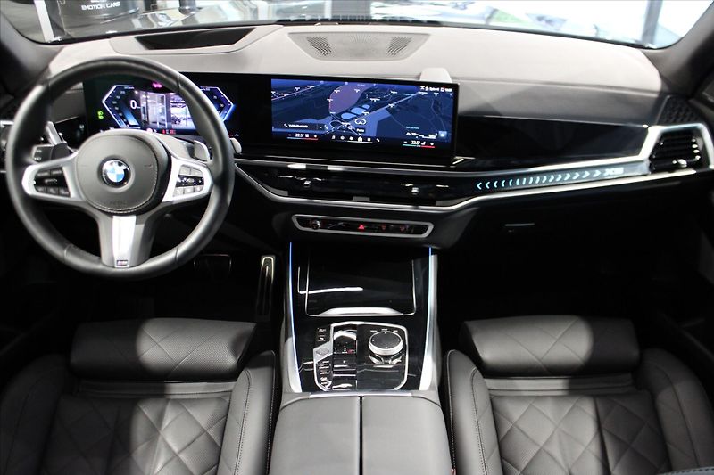 BMW X5 xDrive30d M Sport Pro DAProf/3 - fotka 17 z 43