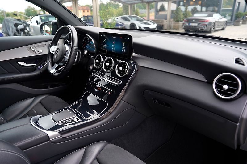 Mercedes-Benz GLC 300 de 4Matic Coupe AMG,ČR - fotka 26 z 45
