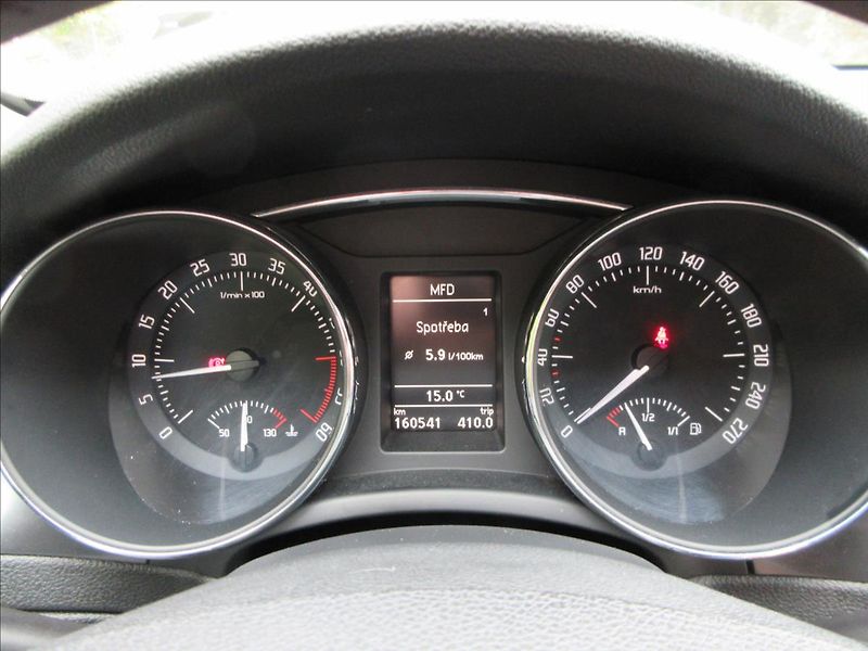 Škoda Superb 1,6 TDi, Nové ČR, 160 tis. Km! - fotka 19 z 27