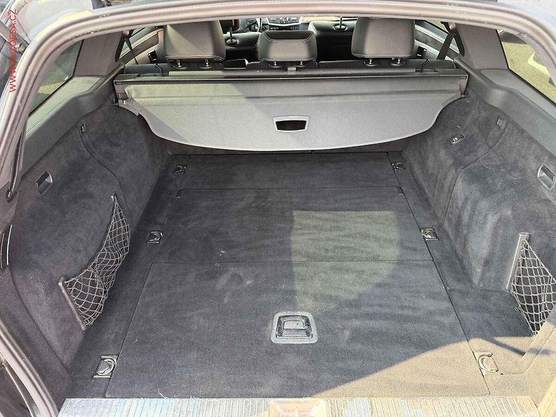 Mercedes-Benz Třídy E (2010) 350CDi 4Mat, kůže, autoAC - fotka 7 z 24