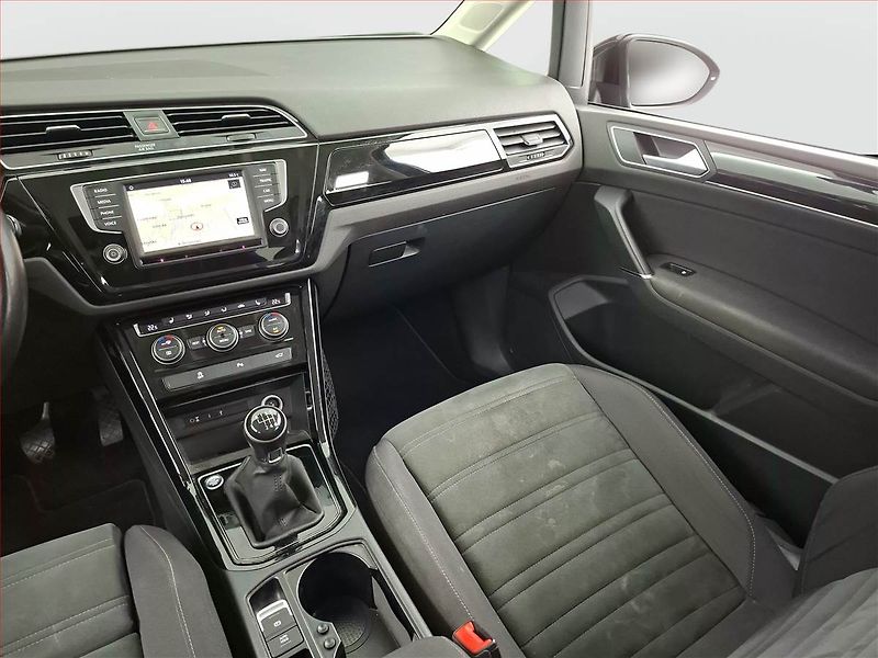 Volkswagen Touran (2018) 2.0 TDI, Serv.kniha, Navi - fotka 8 z 19