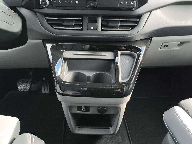Ford Tourneo Custom (2026) 2,0 EcoBlue AWD L2 TITANIUM X - fotka 13 z 20